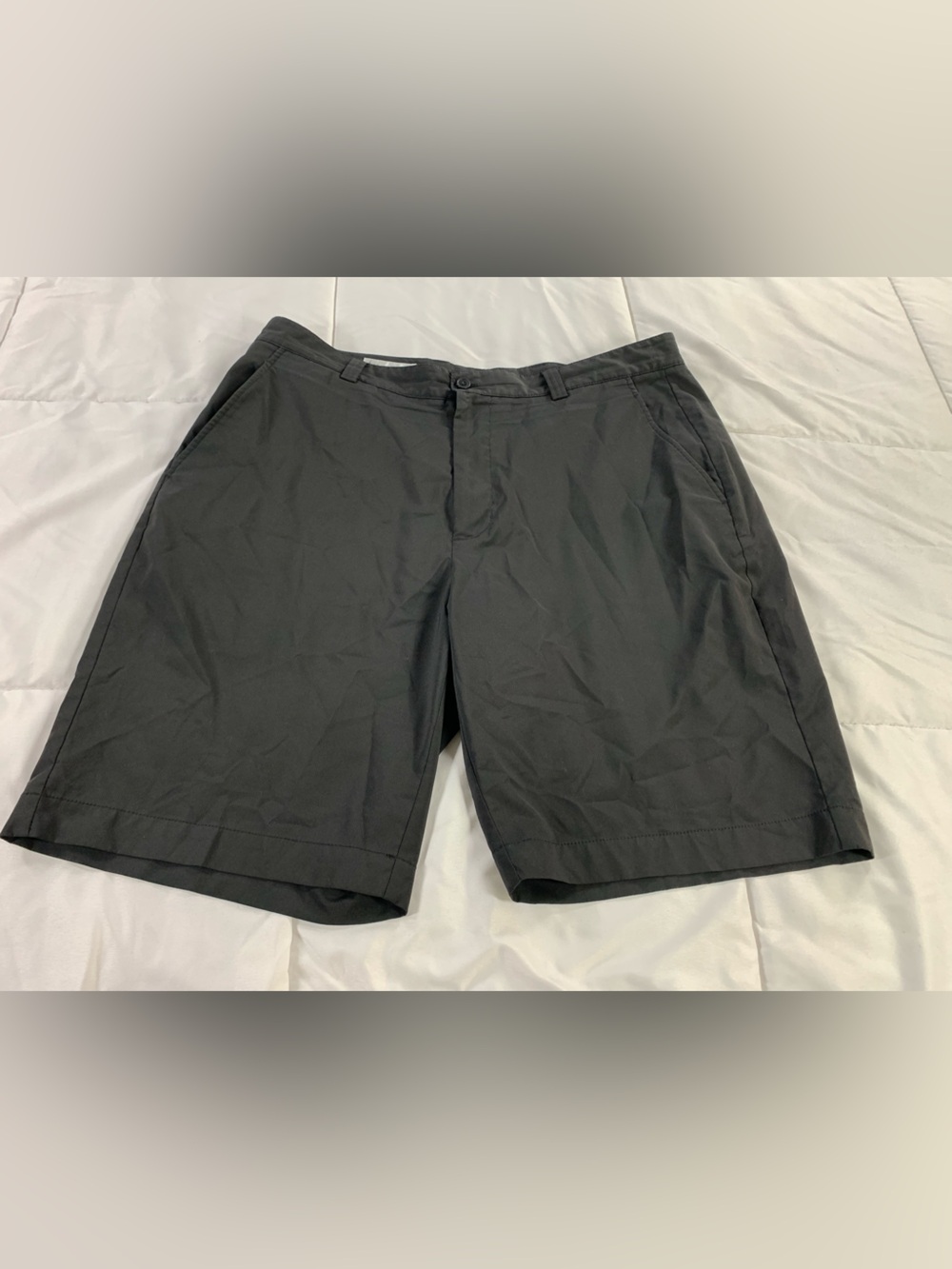Pre loved CUTTER & BUCK shorts mens size 38